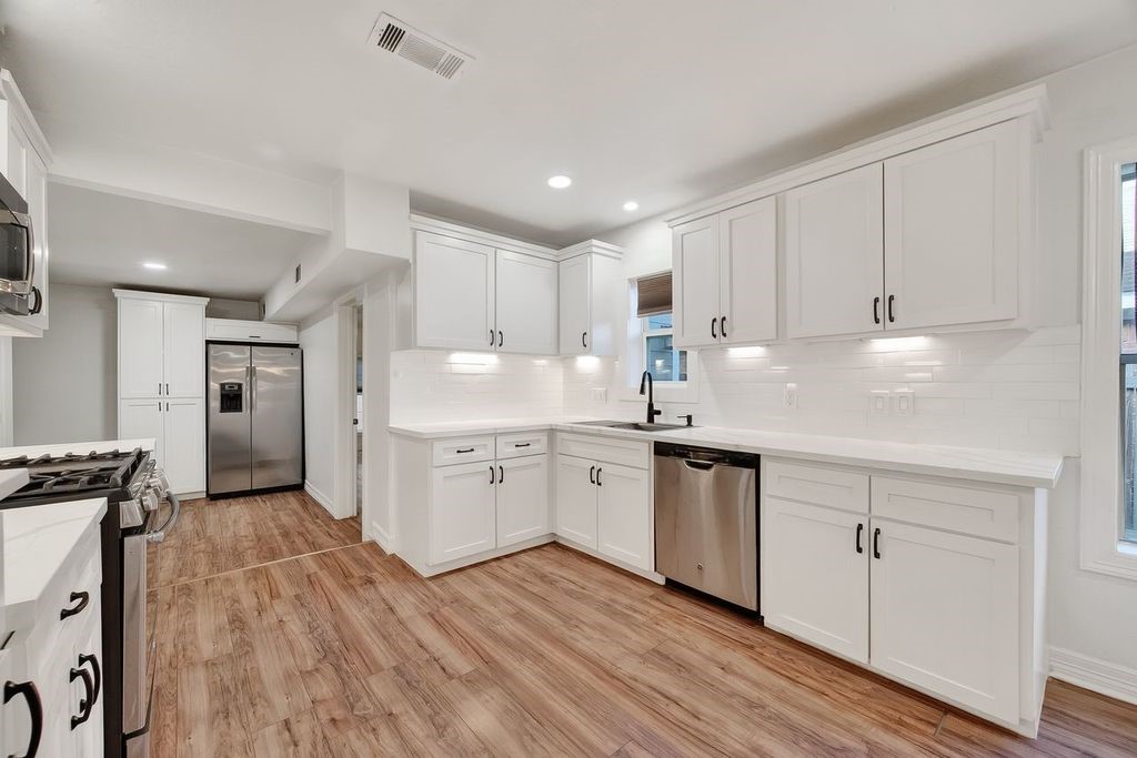 4520 Sharon Street Houston, TX 77020 - Photo 5 of 32