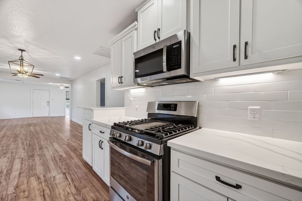 4520 Sharon Street Houston, TX 77020 - Photo 8 of 32