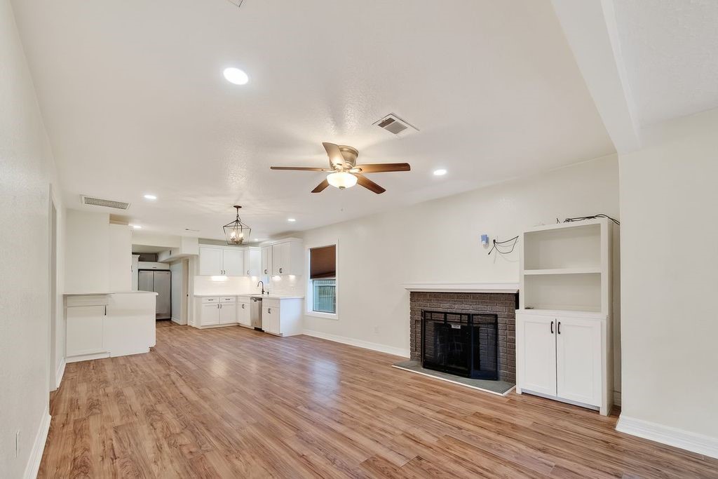 4520 Sharon Street Houston, TX 77020 - Photo 9 of 34