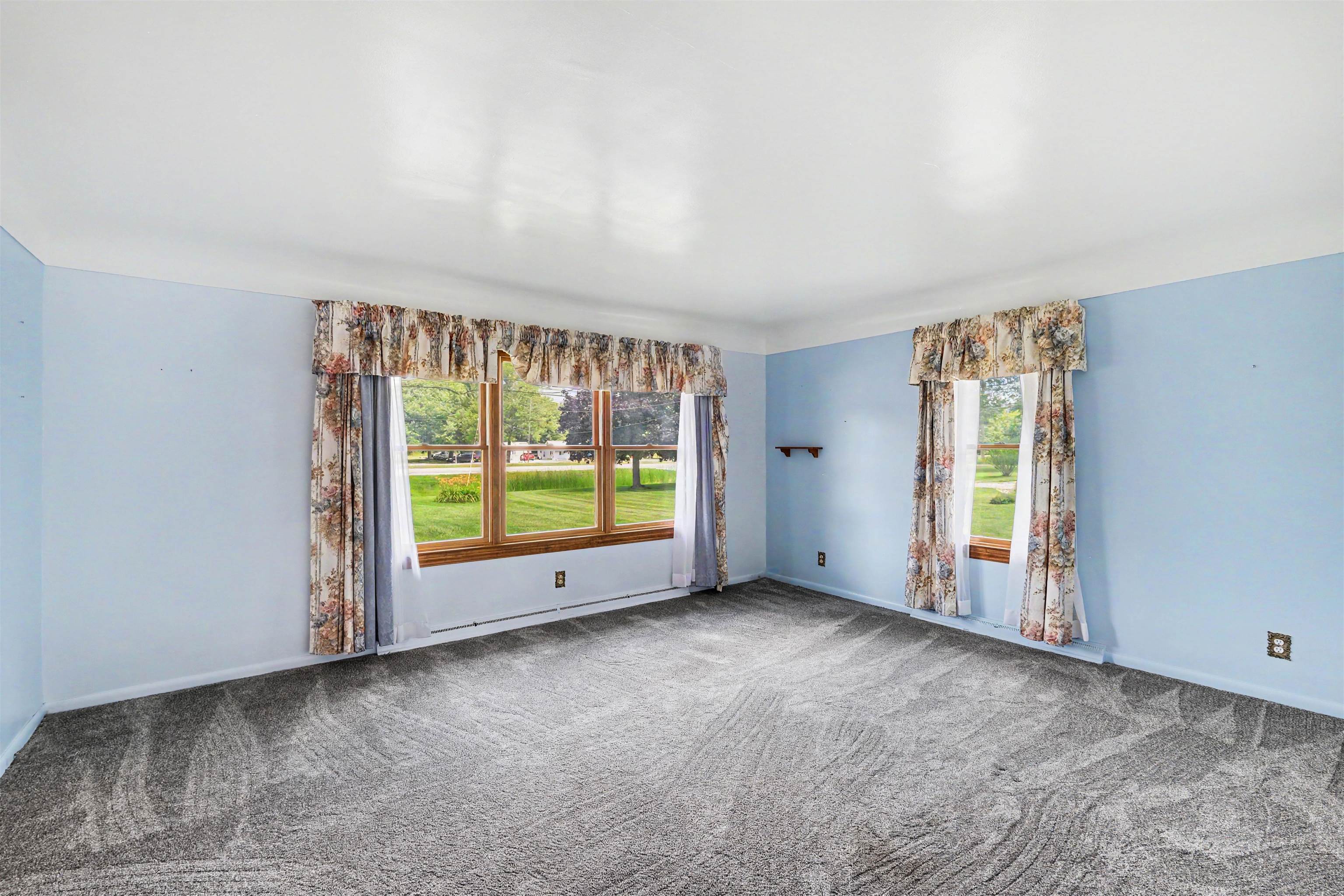 8155 Corunna Road Flint, MI 48532 - Photo 7 of 36
