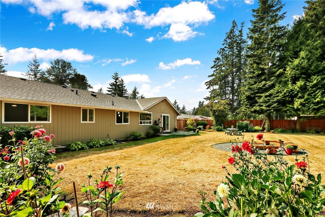 1064 West Laurel Road Ferndale, WA 98248 - Photo 39 of 39 a front view of a house with yard