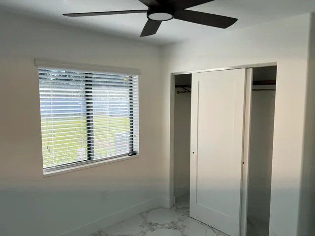 a close up view of washer and dryer