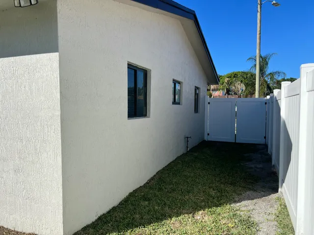 $3,000 | 156 Northwest 15th Court, Pompano Beach, FL 33060
