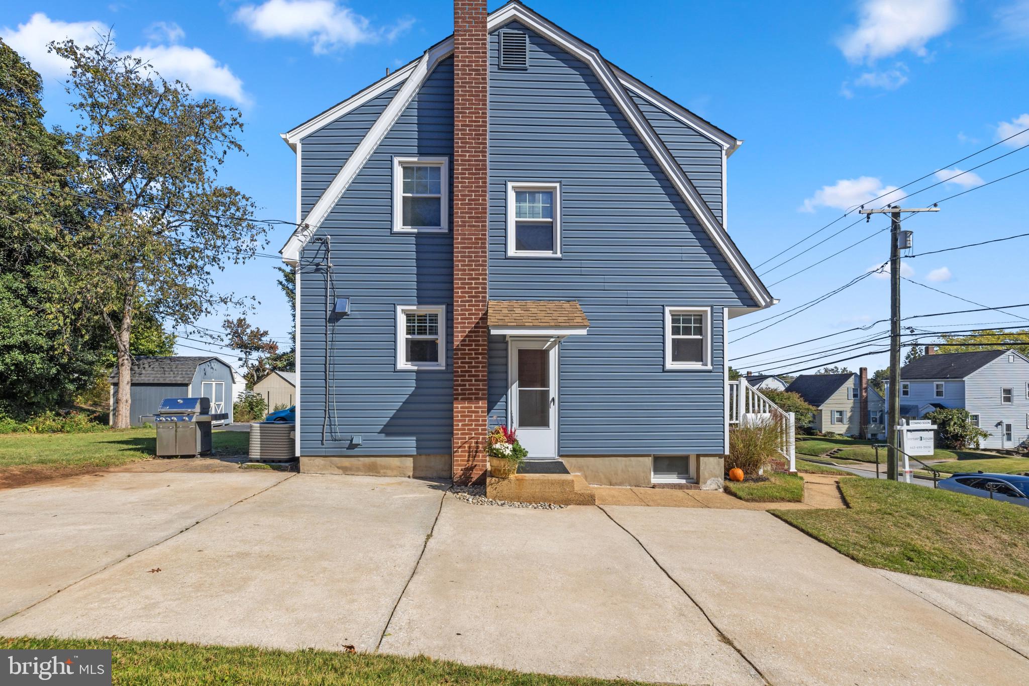 1246 Elm Road Baltimore, MD 21227 - Photo 24 of 27 Side of house with convenient entry from driveway
