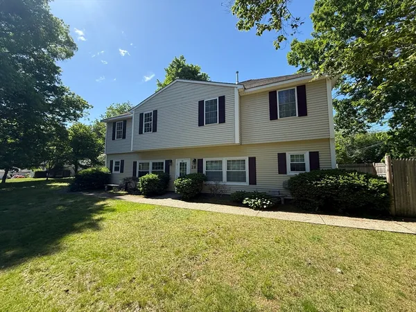 $2,850 | 28 Crestview Drive, Unit LHS, Westborough, MA 01581
