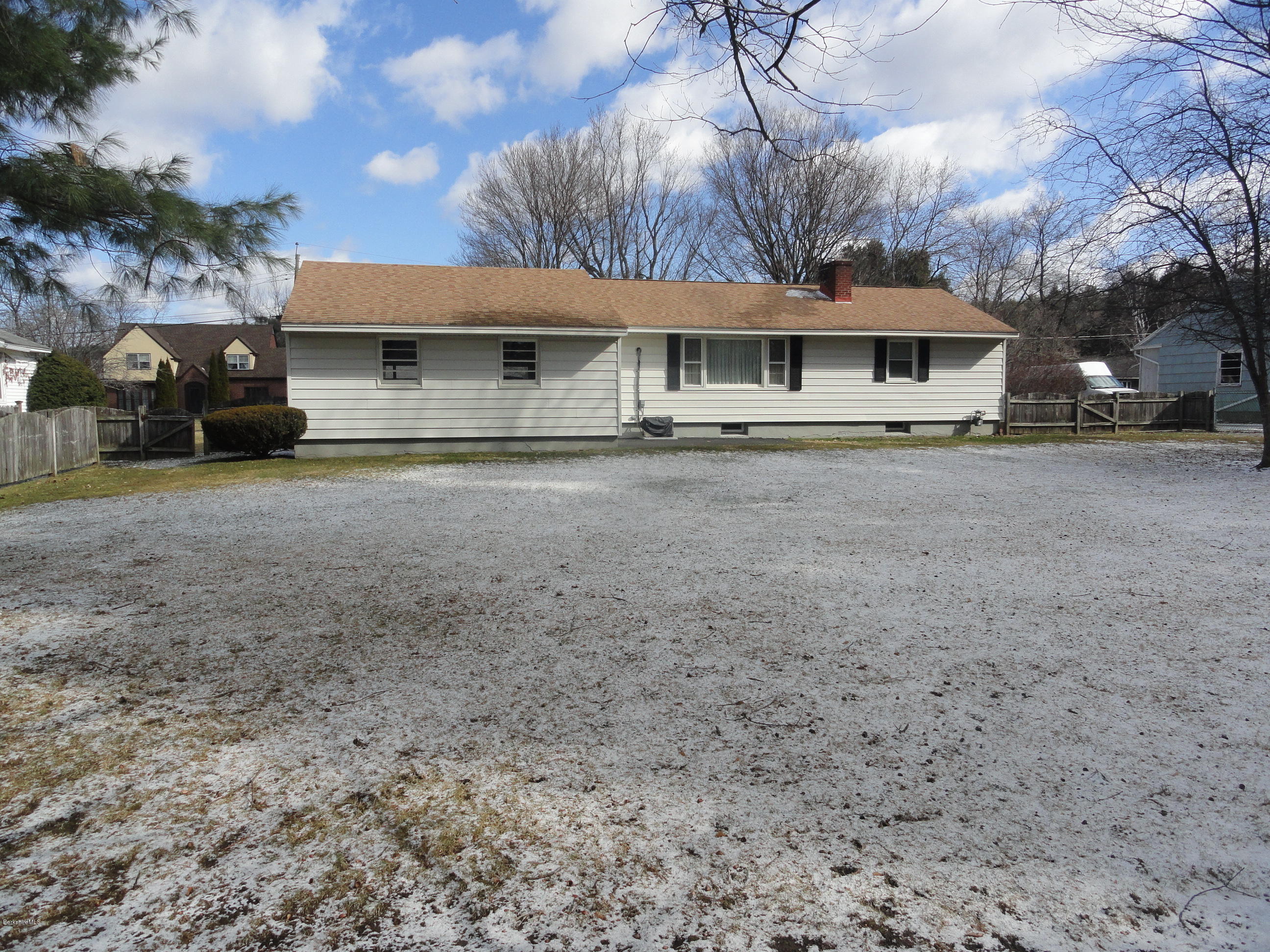 64 Kittredge Road Pittsfield, MA 01201 - Photo 2 of 13 DSC04967