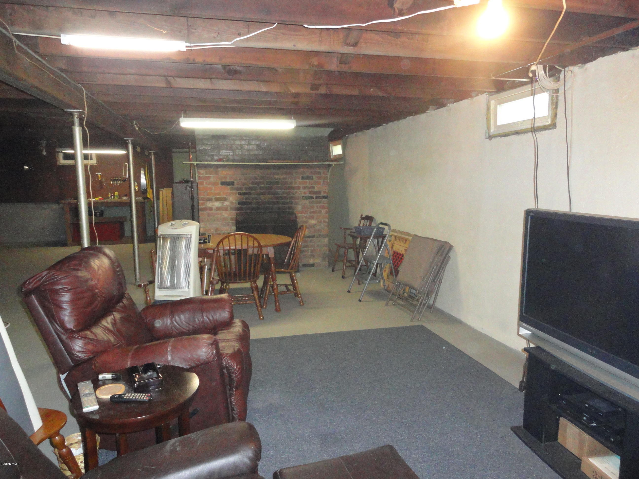 64 Kittredge Road Pittsfield, MA 01201 - Photo 11 of 13 DSC04911