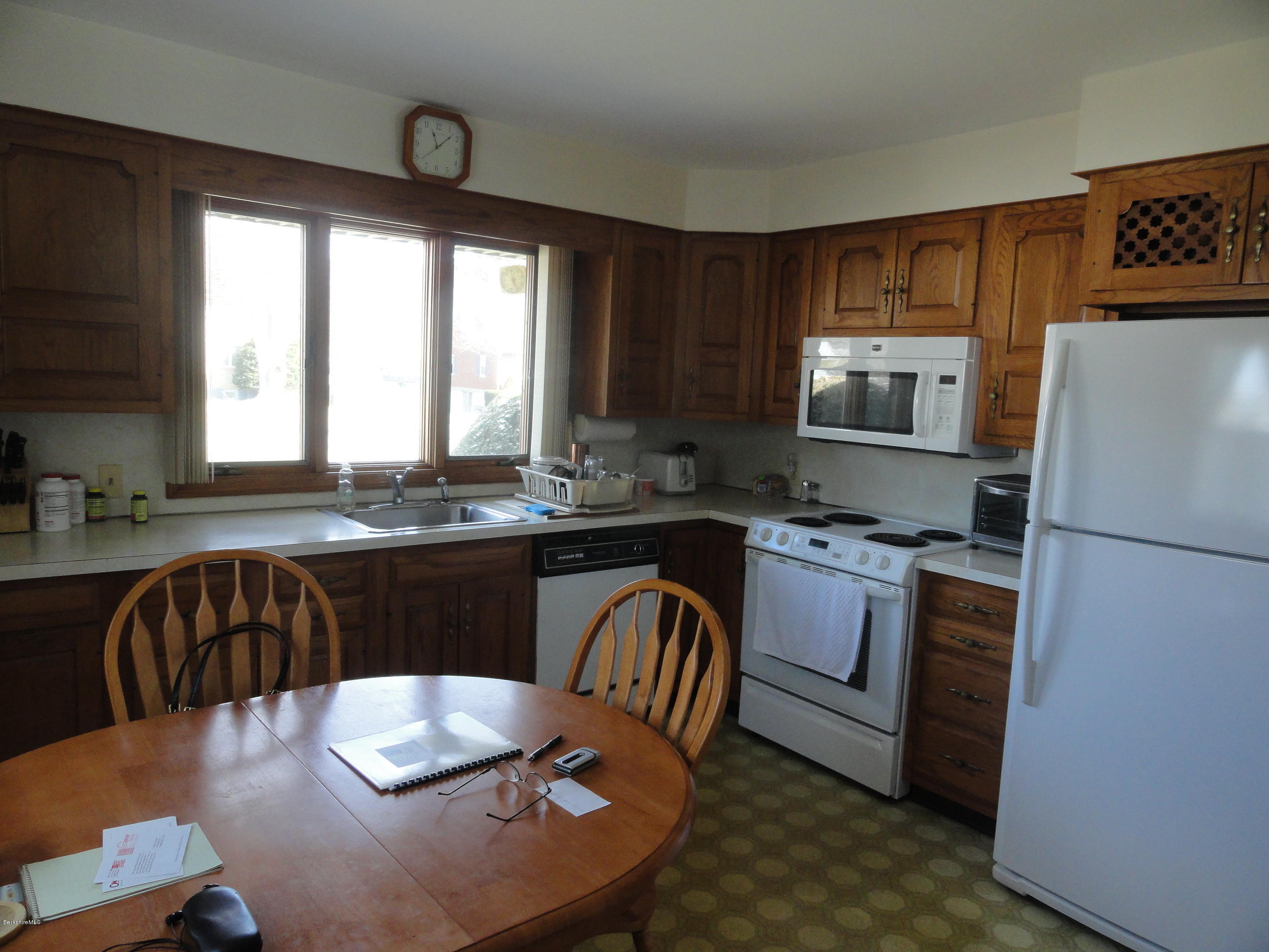 64 Kittredge Road Pittsfield, MA 01201 - Photo 3 of 13 DSC04908