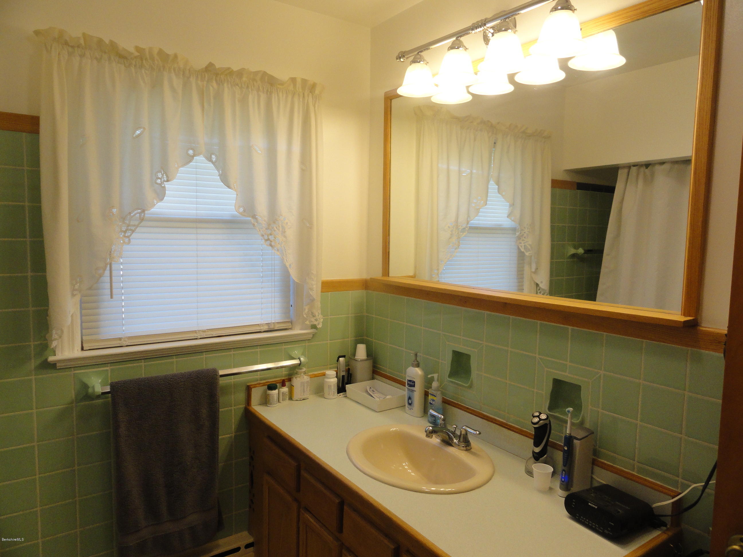 64 Kittredge Road Pittsfield, MA 01201 - Photo 10 of 13 DSC04903