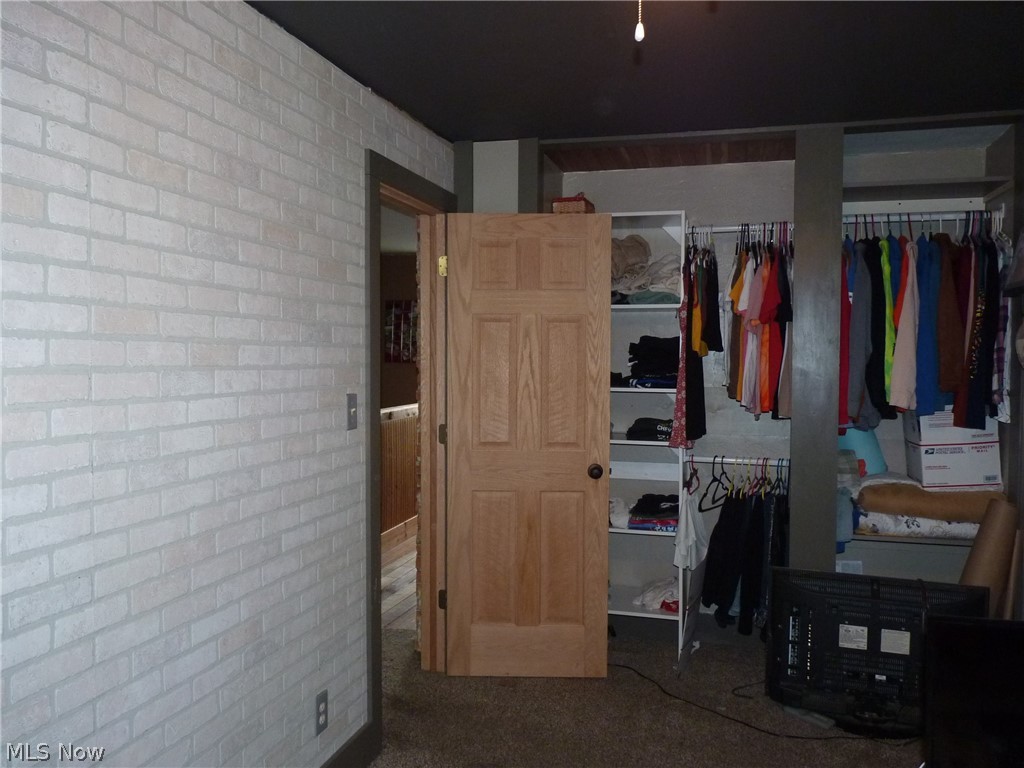 3119 South Leavitt Road Southwest Warren, OH 44481 - Photo 26 of 50 View of closet