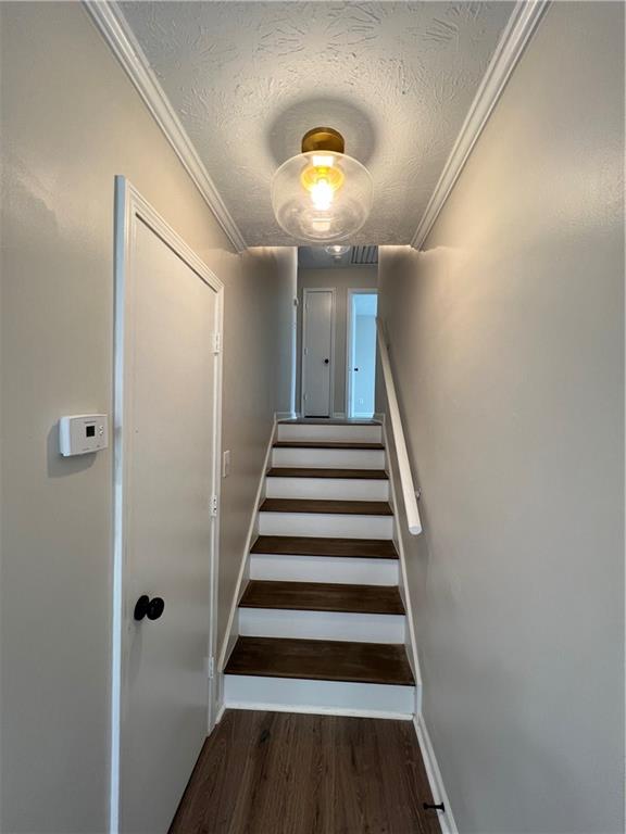 5990 Wellborn Trace Lithonia, GA 30058 - Photo 16 of 56 a view of entryway