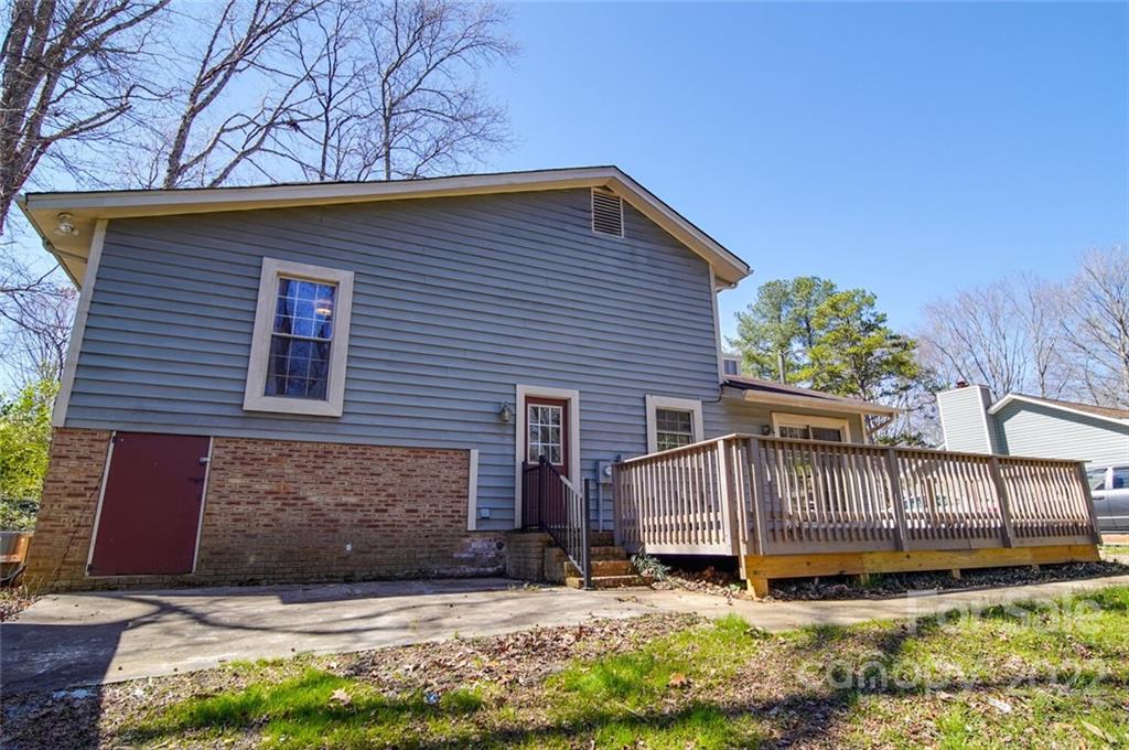 8437 Barncliff Road Charlotte, NC 28227 - Photo 7 of 41 Gallery Image 7