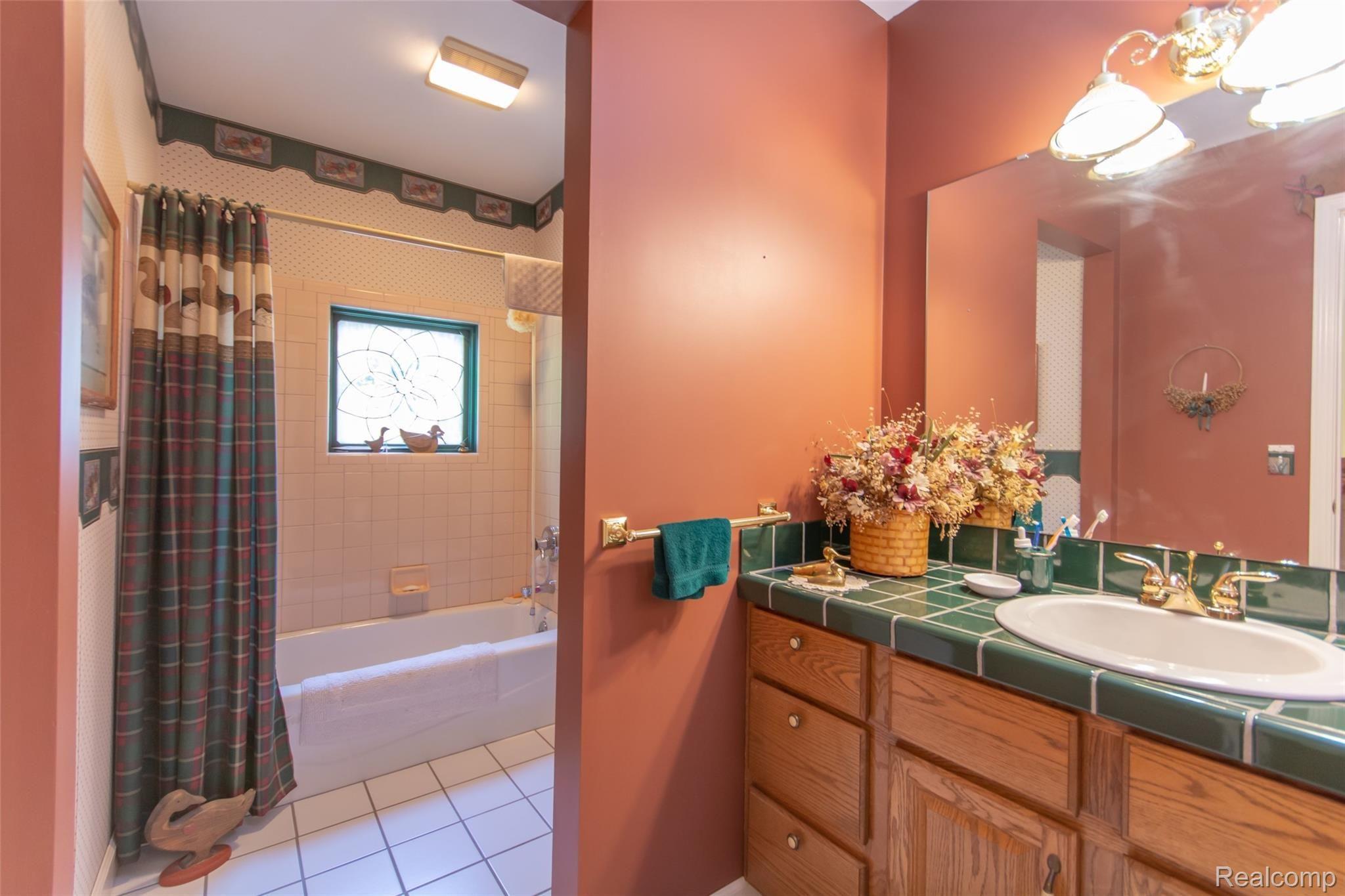 18166 Hickory Ridge Road Fenton, MI 48430 - Photo 20 of 44 DSC_8693.jpg