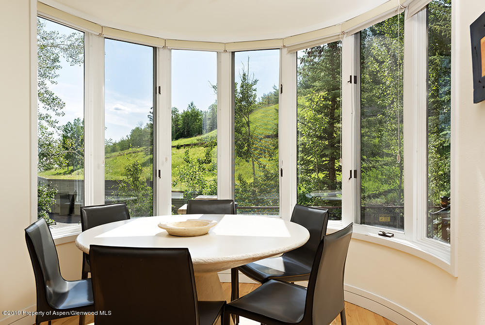 381 Ridge Road, Unit B2 Snowmass Village, CO 81615 - Photo 11 of 27 Breakfast Nook