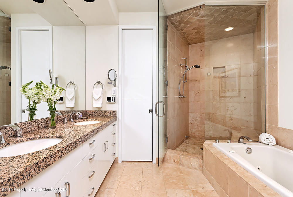 381 Ridge Road, Unit B2 Snowmass Village, CO 81615 - Photo 14 of 27 Master Bath, Steam Shower, Tub with Jets