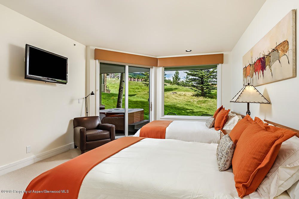 381 Ridge Road, Unit B2 Snowmass Village, CO 81615 - Photo 21 of 27 Downstairs 2nd Master, Spa on Deck