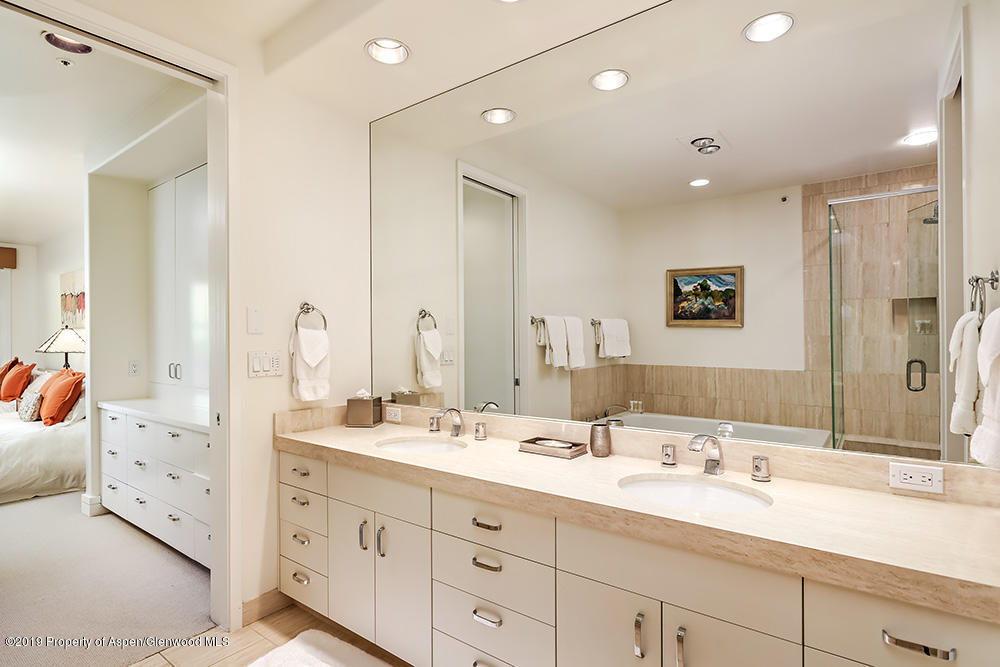 381 Ridge Road, Unit B2 Snowmass Village, CO 81615 - Photo 22 of 27 2nd Master Bath