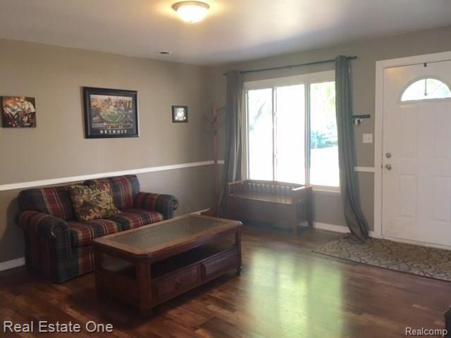 1857 Henbert Road West Bloomfield, MI 48324 - Photo 6 of 17 henbert1.jpg