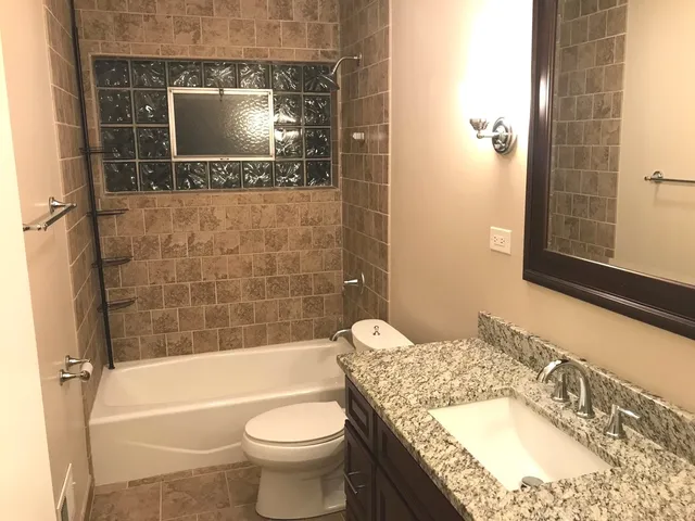 $2,500 | 819 Tomawadee Drive, Park Ridge, IL 60068