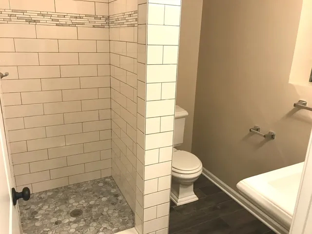 $2,500 | 819 Tomawadee Drive, Park Ridge, IL 60068