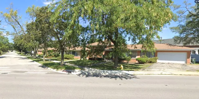 $2,500 | 819 Tomawadee Drive, Park Ridge, IL 60068