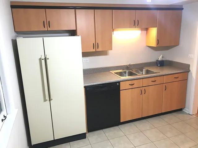 $2,500 | 819 Tomawadee Drive, Park Ridge, IL 60068