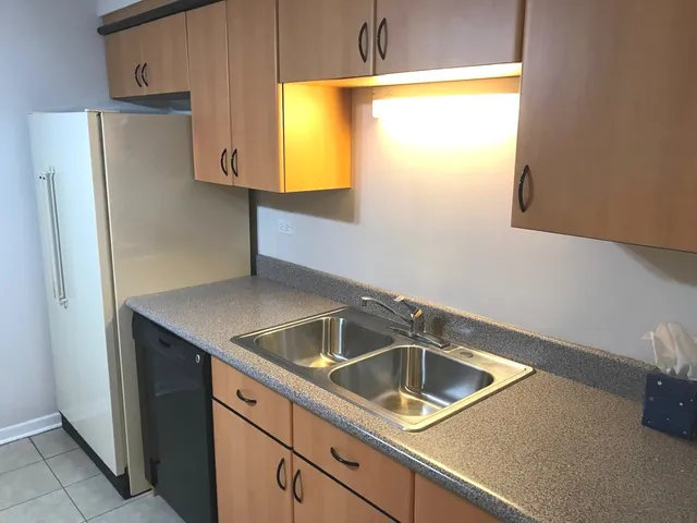 $2,500 | 819 Tomawadee Drive, Park Ridge, IL 60068