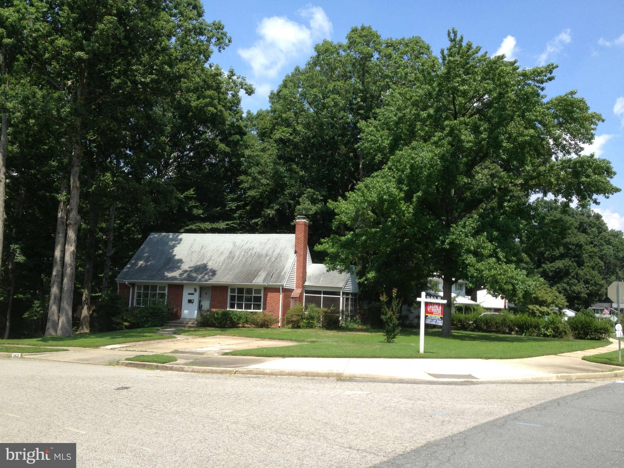 5403 Yorkshire Street Springfield, VA 22151 - Photo 3 of 7 Exterior Front
