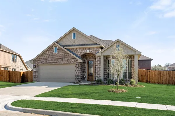 $435,000 | 191 Creekside Drive, Sanger, TX 76266