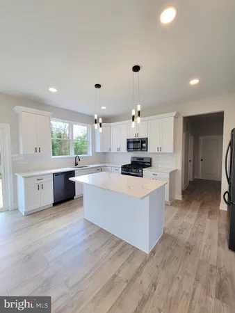 $599,000 | 102 Heatherwood Drive, Vineland, NJ 08360