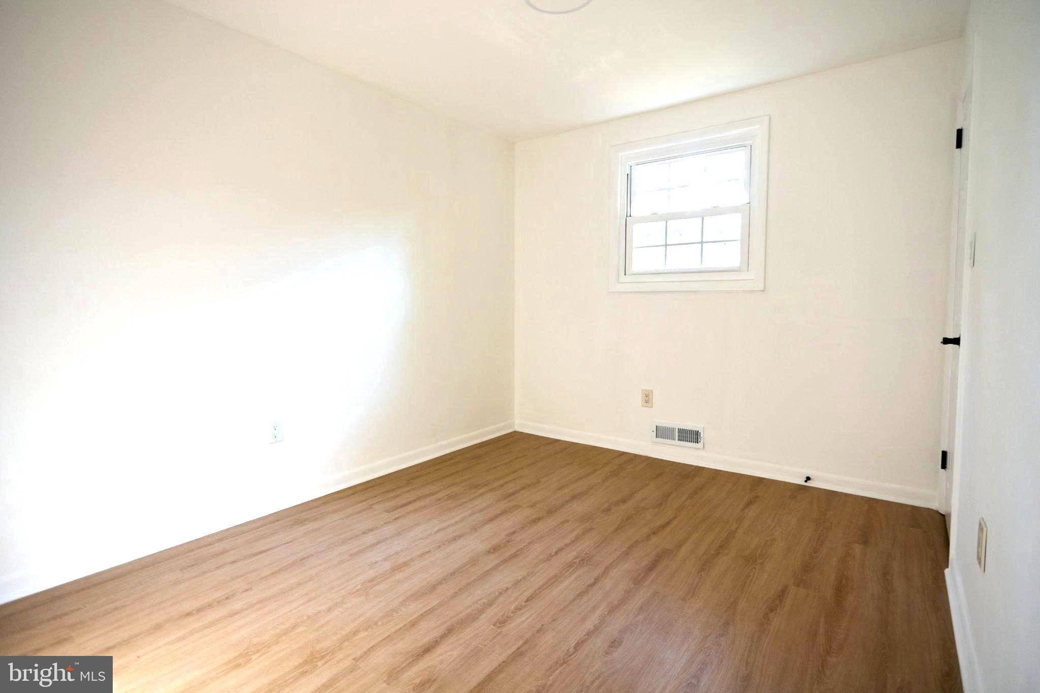 34 Hillside Road Stratford, NJ 08084 - Photo 28 of 30 Bright and airy blank canvas room.
