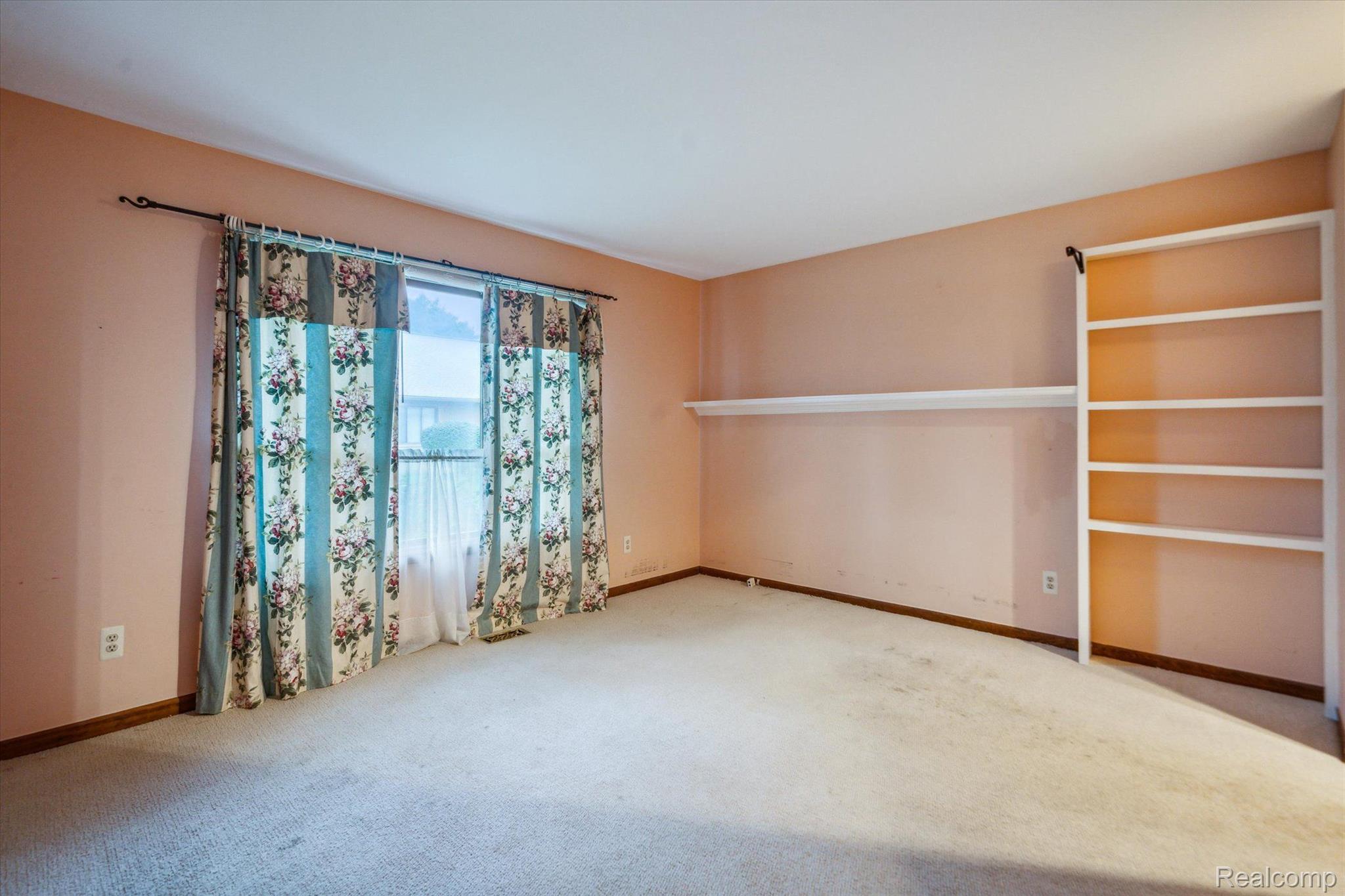 2214 London Bridge Drive Rochester, MI 48307 - Photo 10 of 21 Gallery Image 10