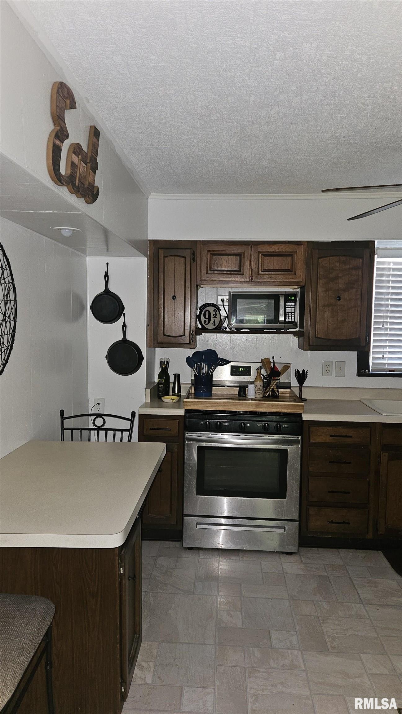 1055 East Elm Street Canton, IL 61520 - Photo 12 of 31