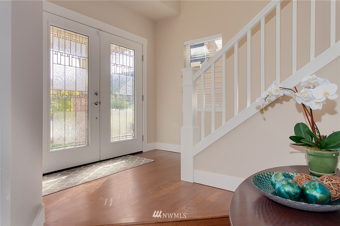 3915 185th Place Southeast Bothell, WA 98012 - Photo 2 of 22 Gallery Image 2