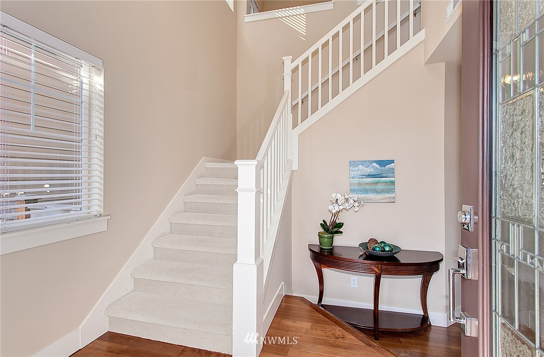3915 185th Place Southeast Bothell, WA 98012 - Photo 3 of 22 Gallery Image 3