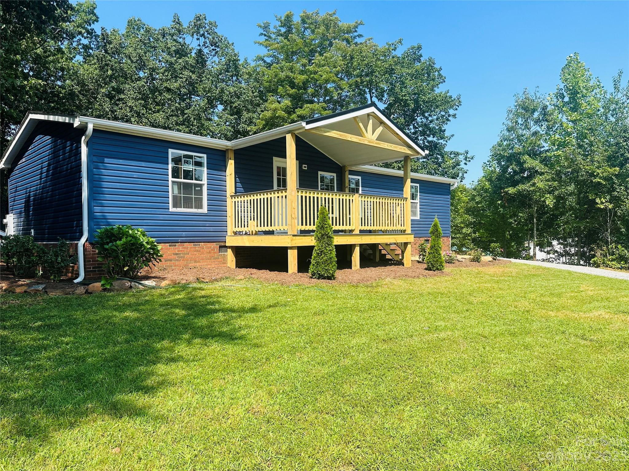 1109 Deer Park Road Nebo, NC 28761 - Photo 4 of 41 Gallery Image 4