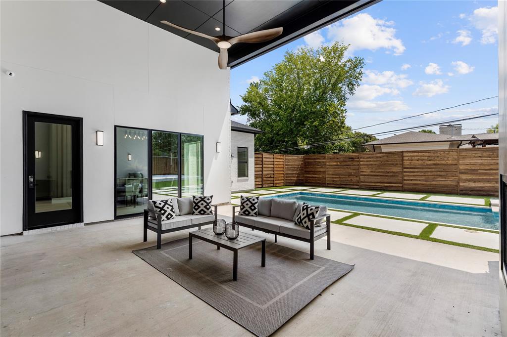 11232 Hillcrest Road Dallas, TX 75230 - Photo 33 of 40 a living room with furniture