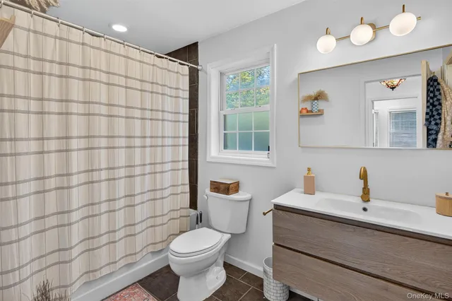 $449,900 | 1597 Highway 17K, Montgomery, NY 12549