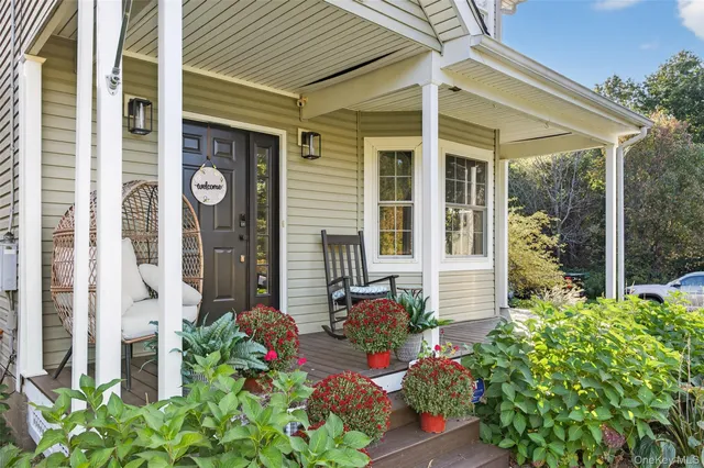 $449,900 | 1597 Highway 17K, Montgomery, NY 12549