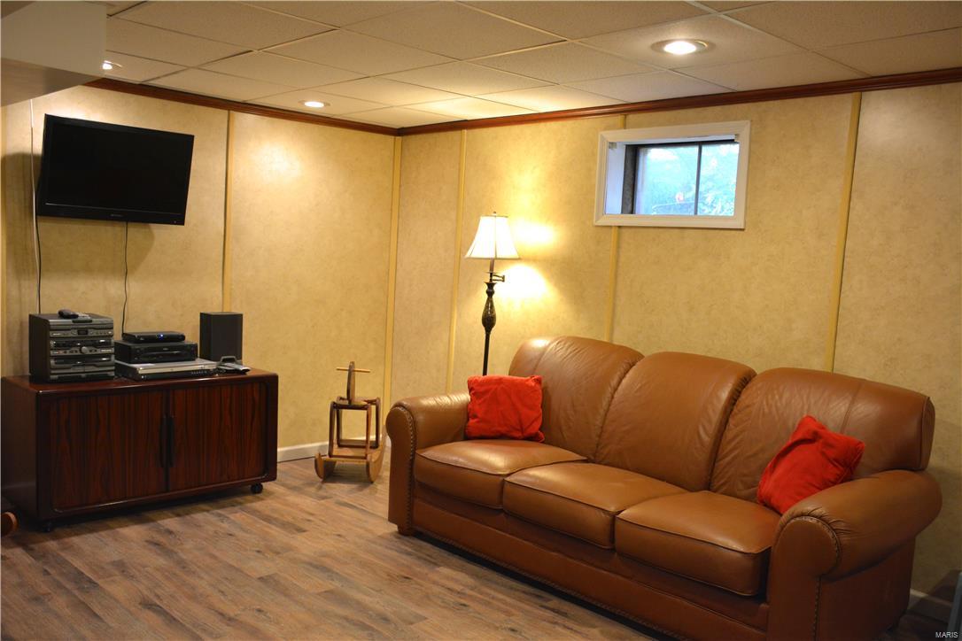 355 Eureka Road Eureka, MO 63025 - Photo 19 of 25 Gallery Image 19