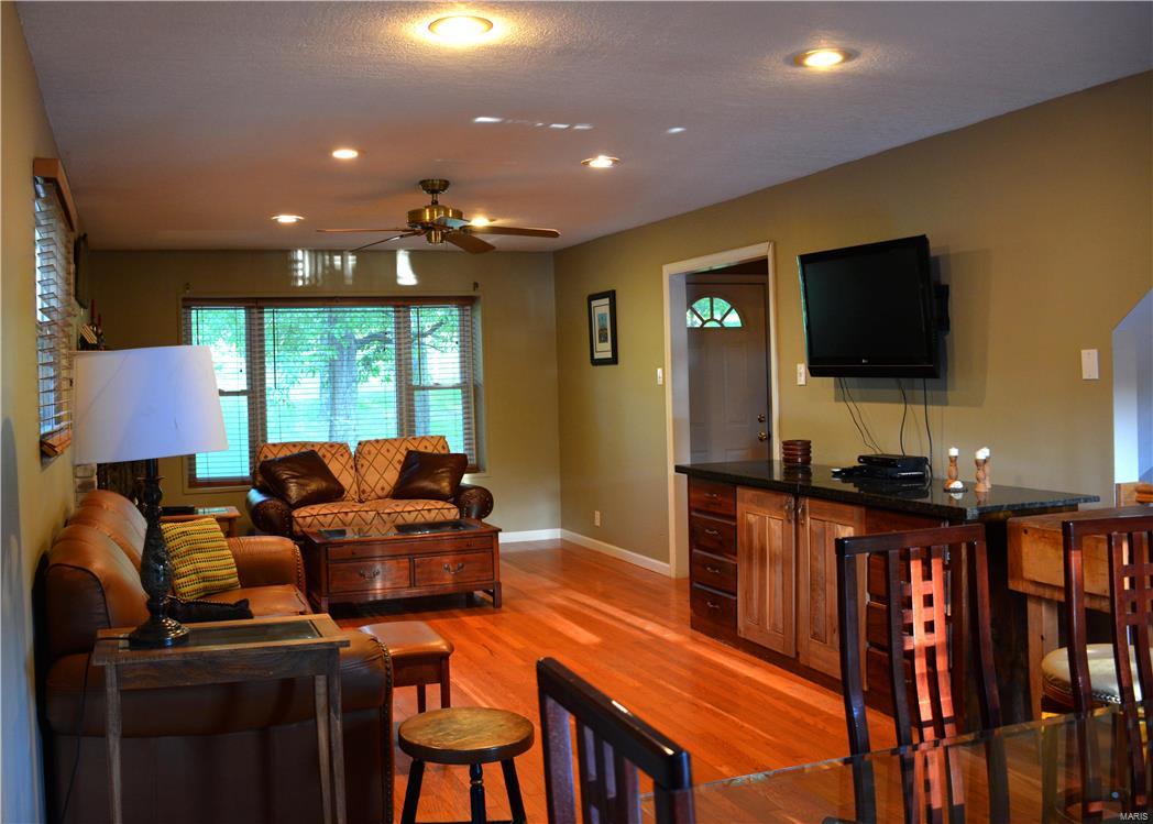 355 Eureka Road Eureka, MO 63025 - Photo 4 of 25 Gallery Image 4