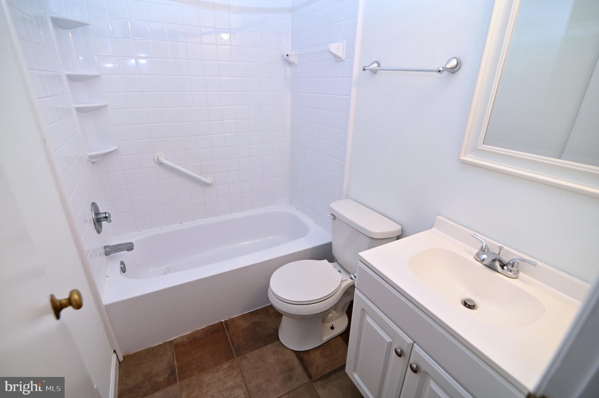6760 Glen Albin Road La Plata, MD 20646 - Photo 8 of 25 Hall bath