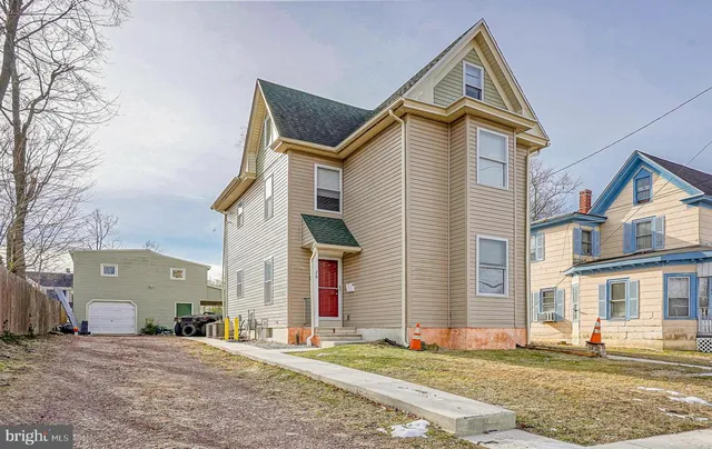 $360,000 | 26 West Center Street, Clayton, NJ 08312