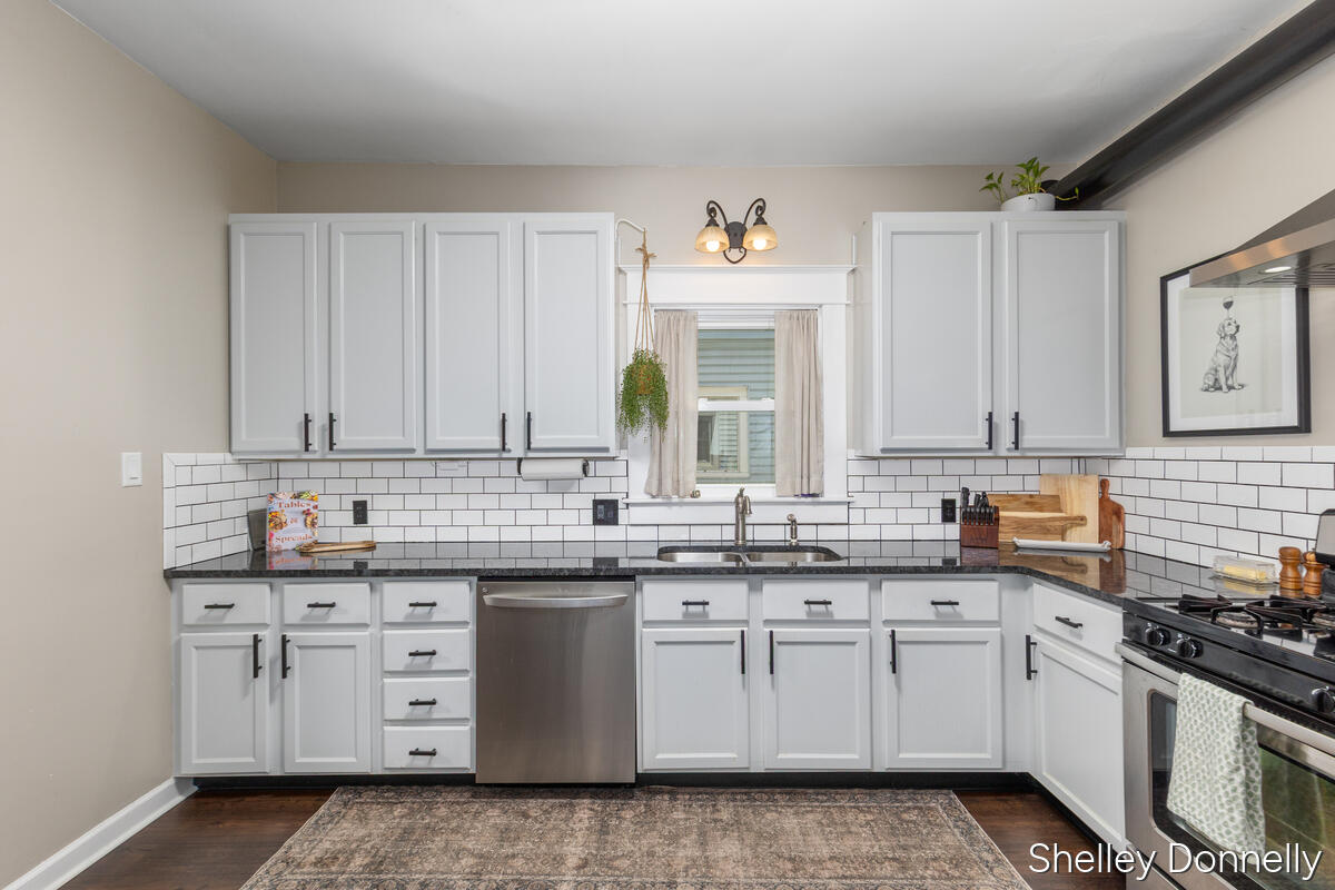 847 Innes Street Northeast Grand Rapids, MI 49503 - Photo 18 of 48 847-Innes_018