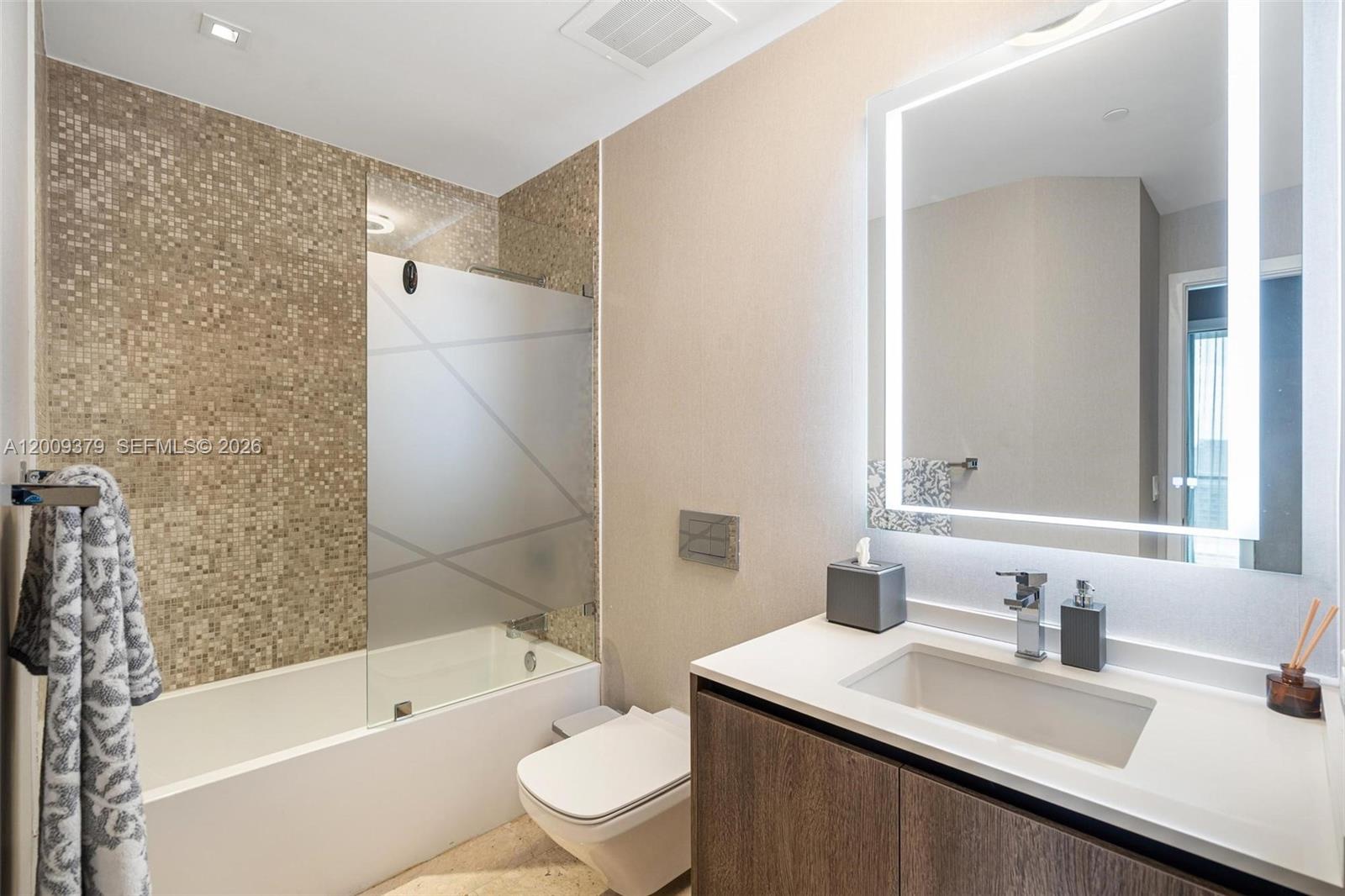 88 Southwest 7th Street, Unit 3801 Miami, FL 33130 - Photo 20 of 87