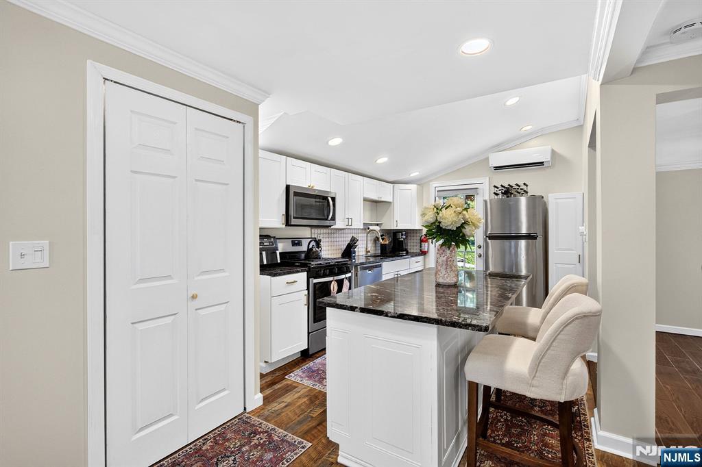 71 Reeve Avenue Bloomingdale, NJ 07403 - Photo 12 of 24