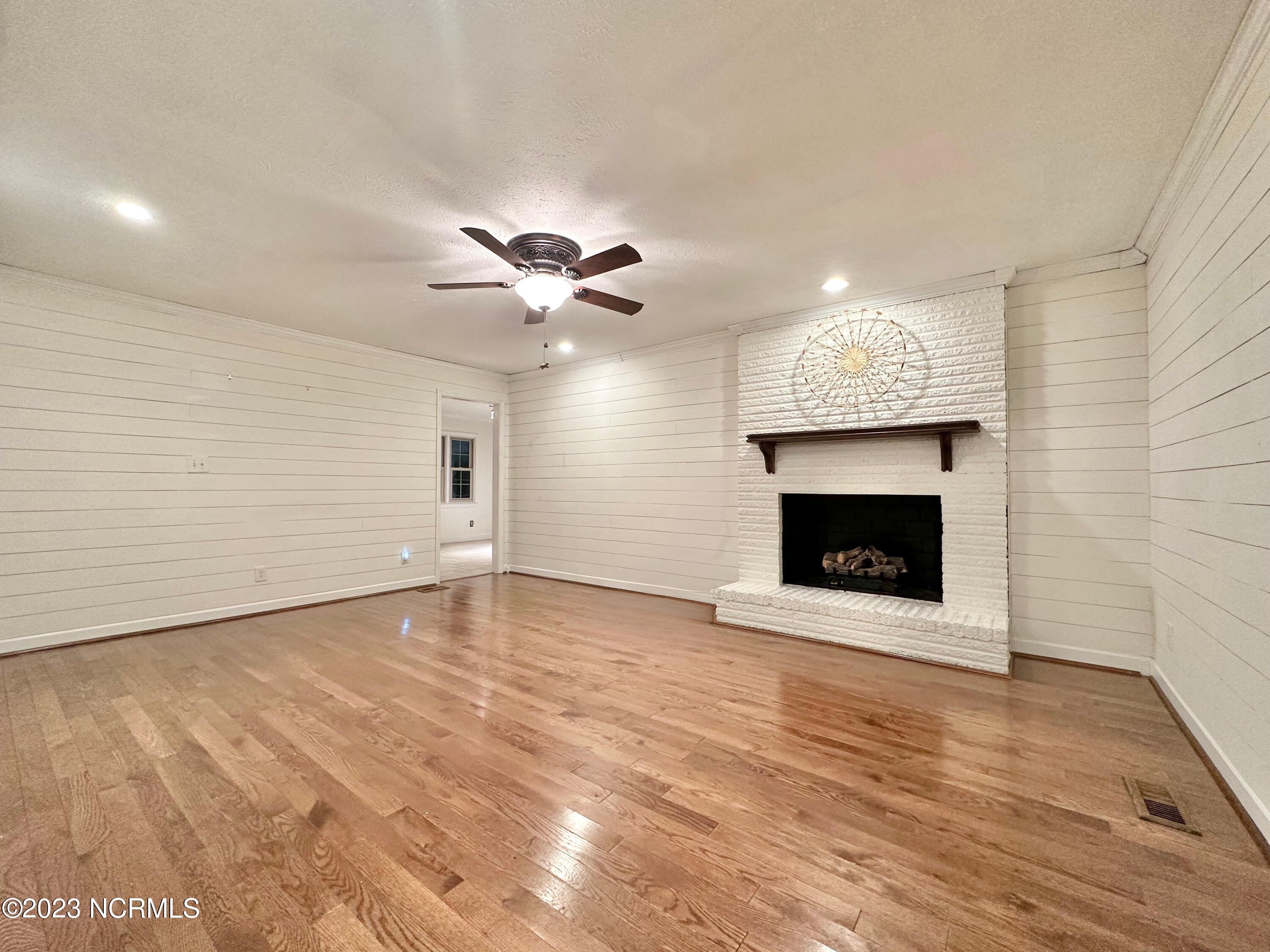 1372 Rough And Ready Road Whiteville, NC 28472 - Photo 15 of 46 Family Room