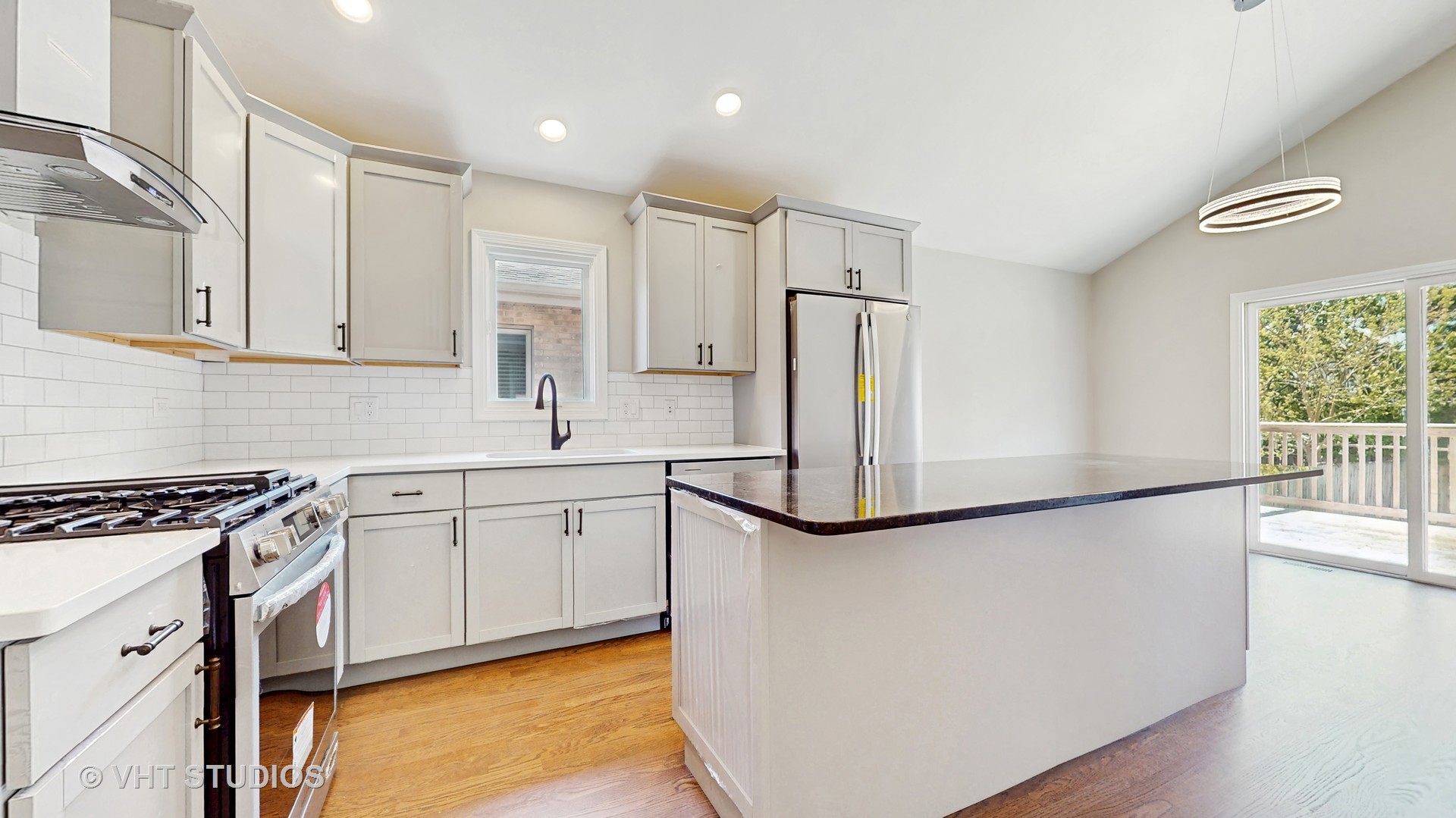 1544 North Wolf Road Berkeley, IL 60163 - Photo 7 of 37