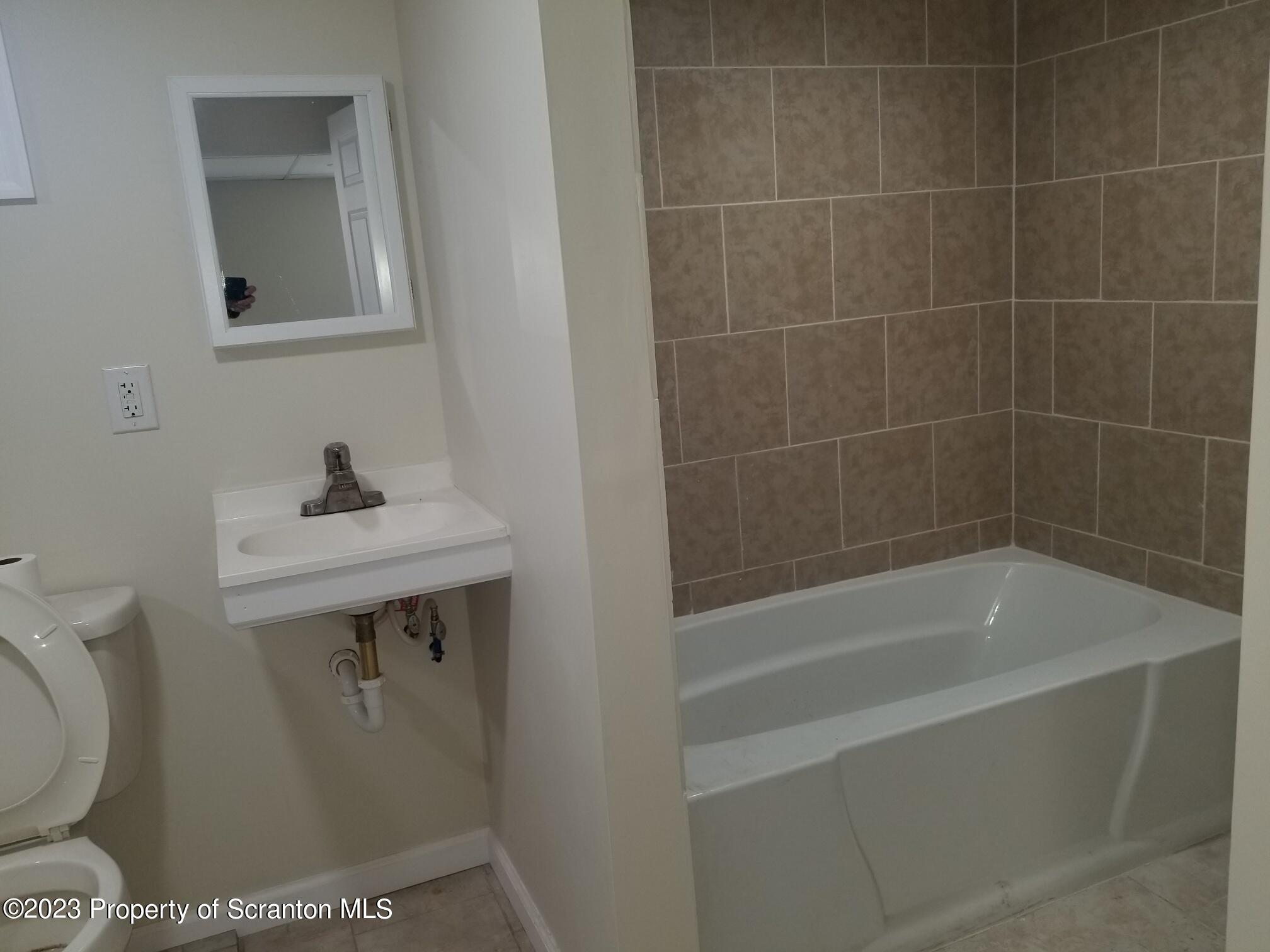 811 Layton Road Clarks Summit, PA 18411 - Photo 15 of 22 Gallery Image 15