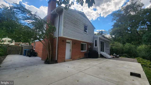 $3,400 | 7120 Hadlow Court, Springfield, VA 22152